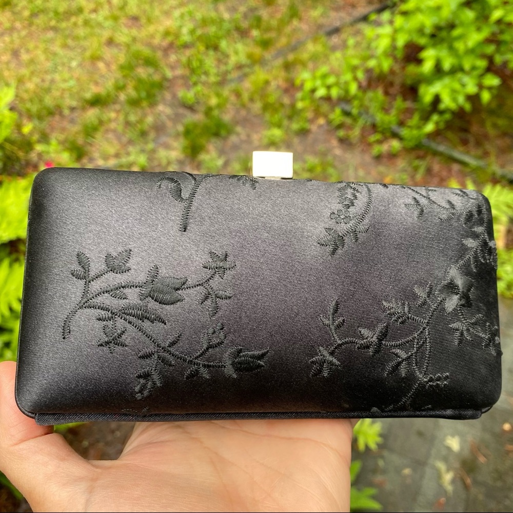 Vintage 80s Enzo Angiolini Floral Embroidered Black Satin Clutch Bag